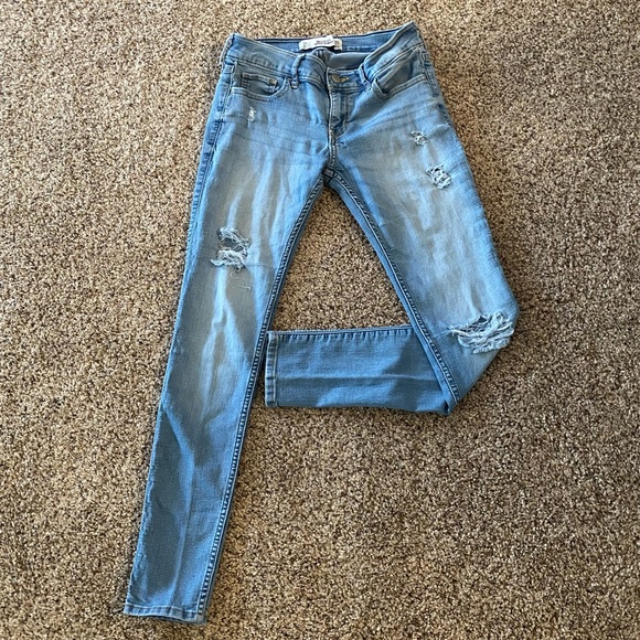Hollister Denim - Hollister Women’s Low Rise Ripped Skinny Jeans